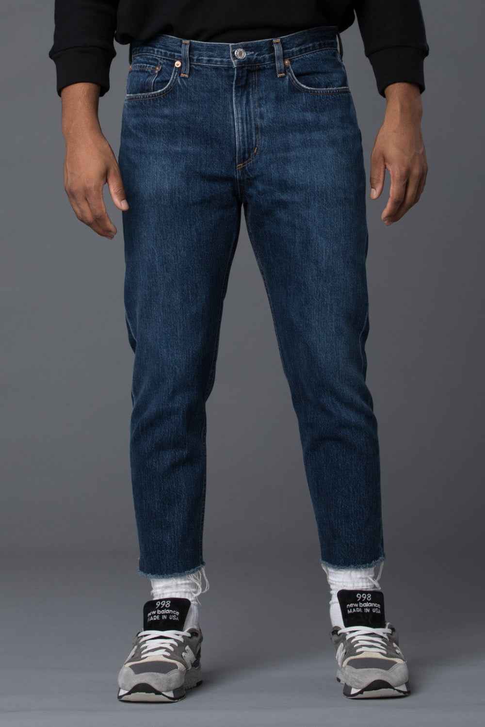 AGOLDE Cut Off Tapered Hero Jean in Desolate