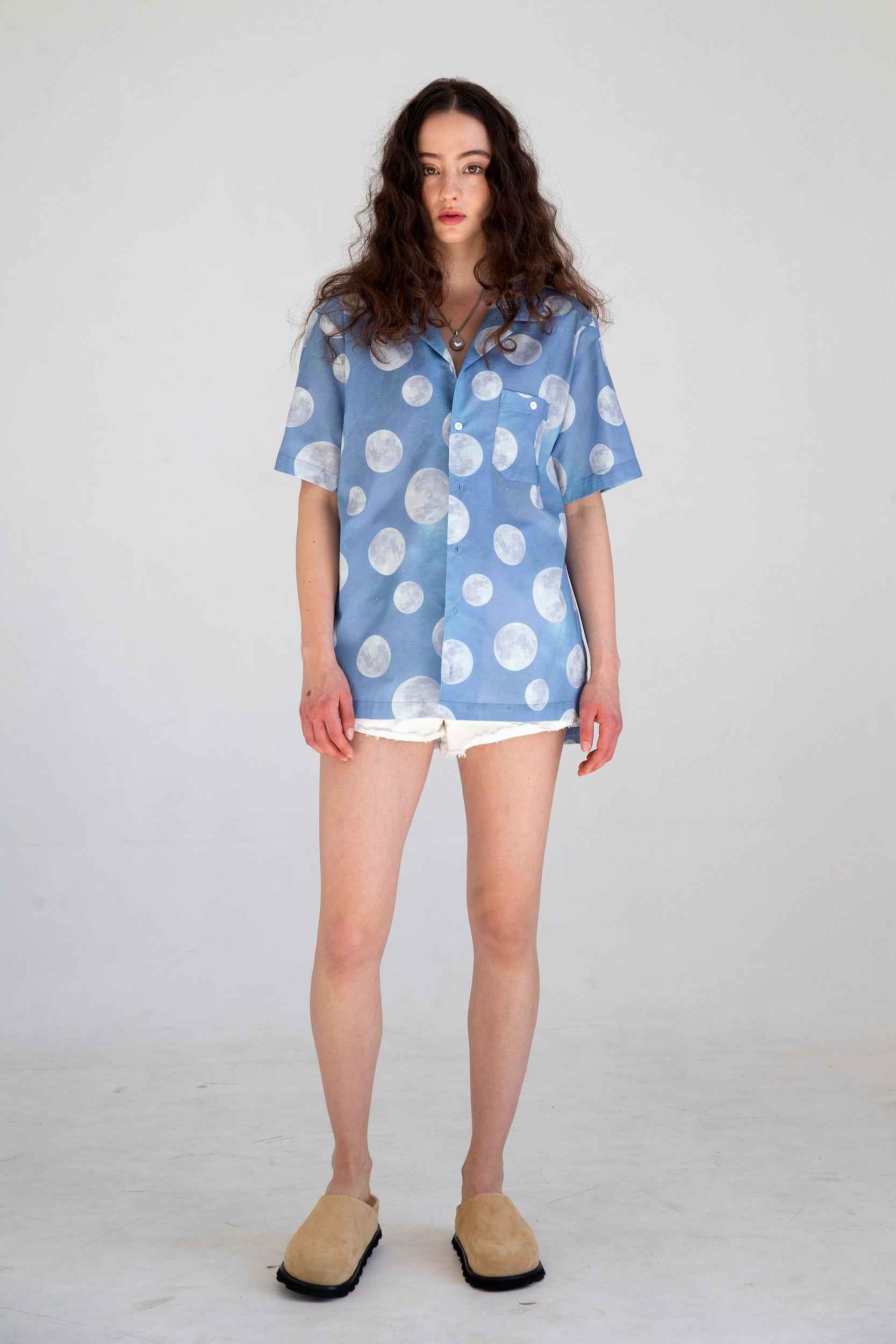 'Desi' Short Sleeve Resort Shirt in Blue Daytime Moon