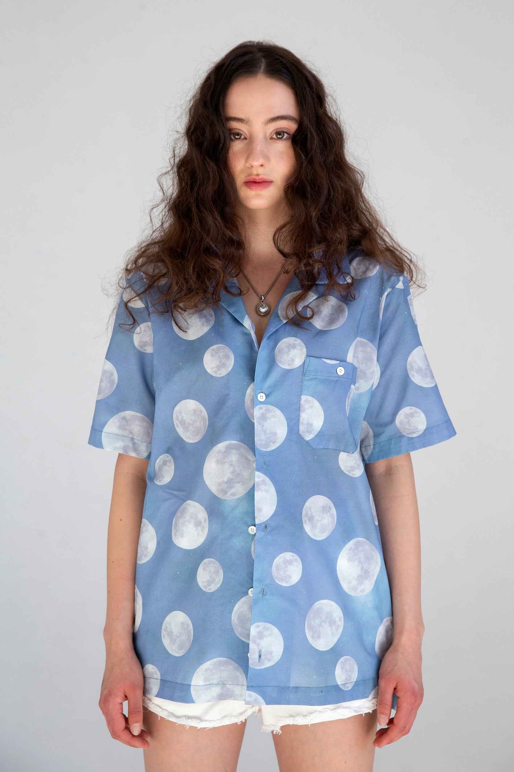 'Desi' Short Sleeve Resort Shirt in Blue Daytime Moon