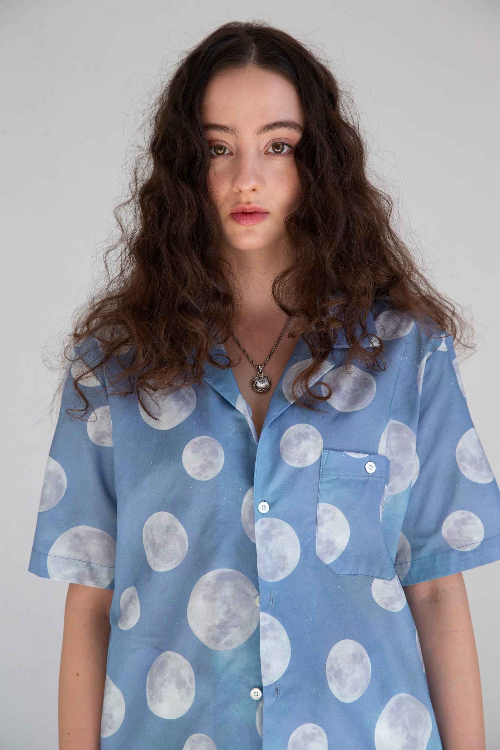 'Desi' Short Sleeve Resort Shirt in Blue Daytime Moon