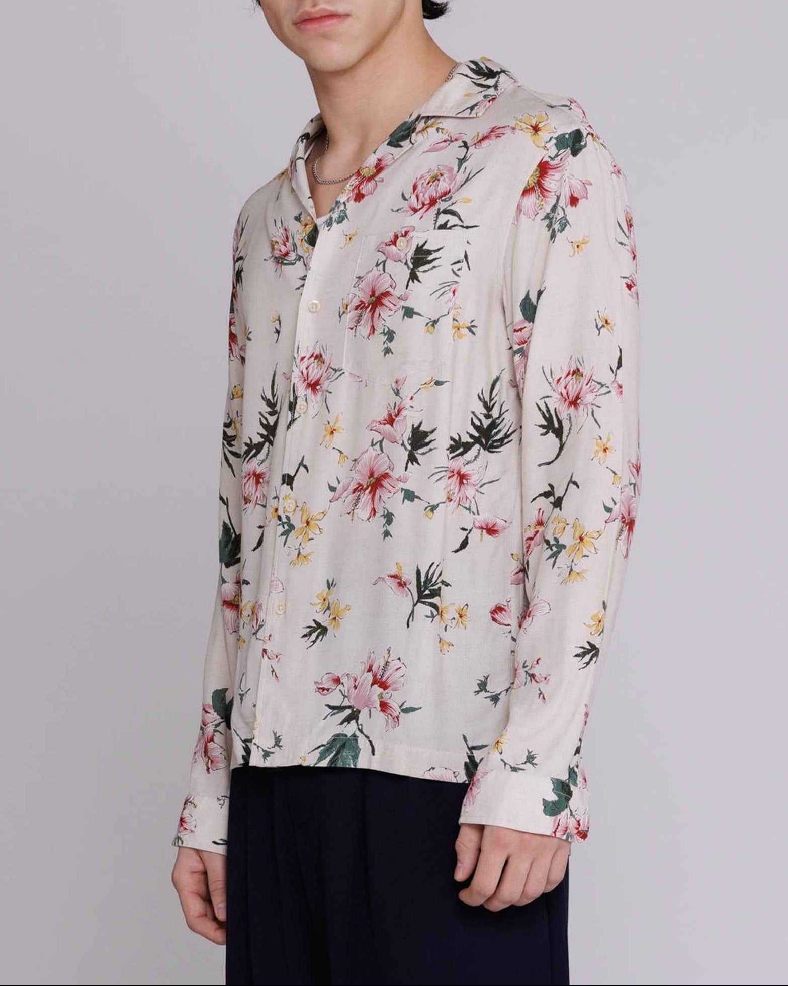 Reinaldo convertible-collar shirt in natural with red ukiyoe hibiscus print, relaxed fit rayon poplin, displayed on model.