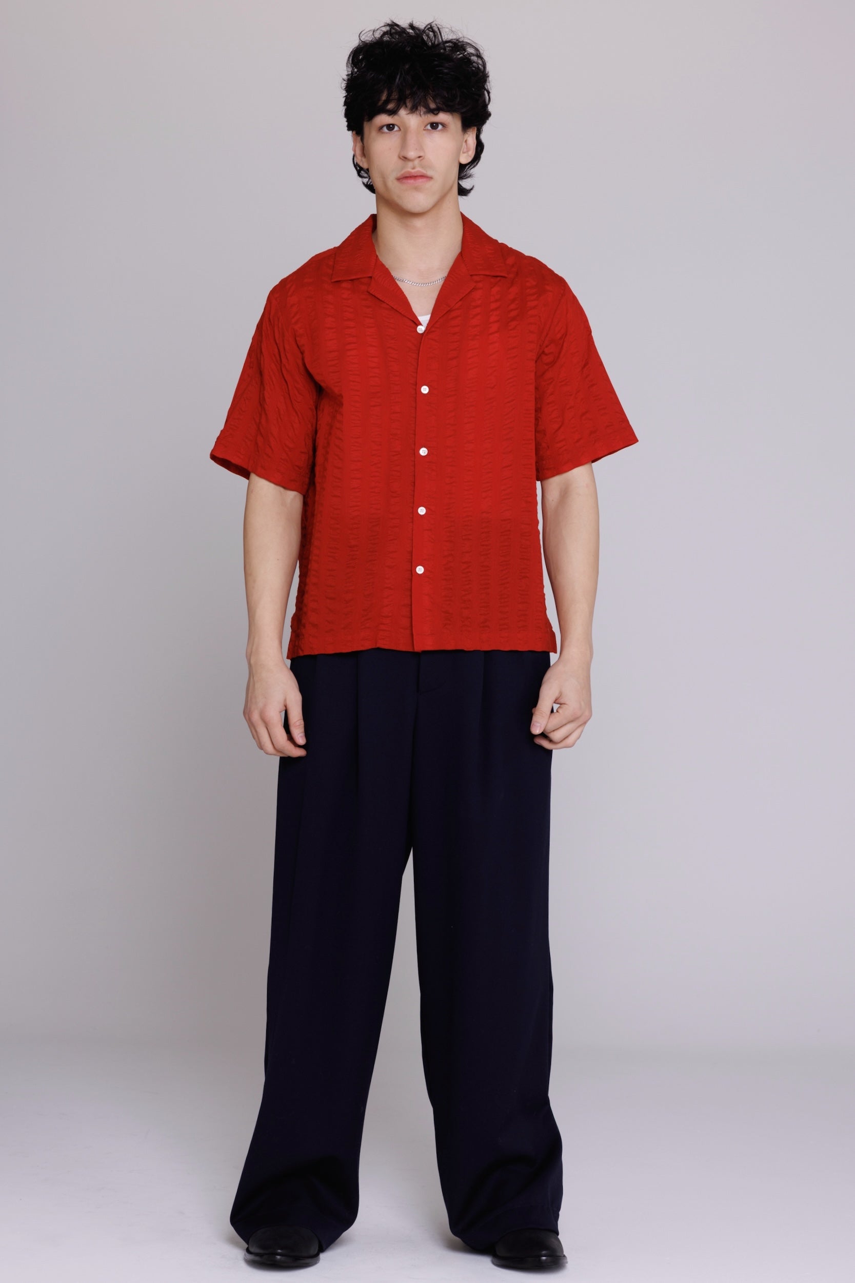 “Arnaz” Resort Shirt in Cherry Red Large Seersucker