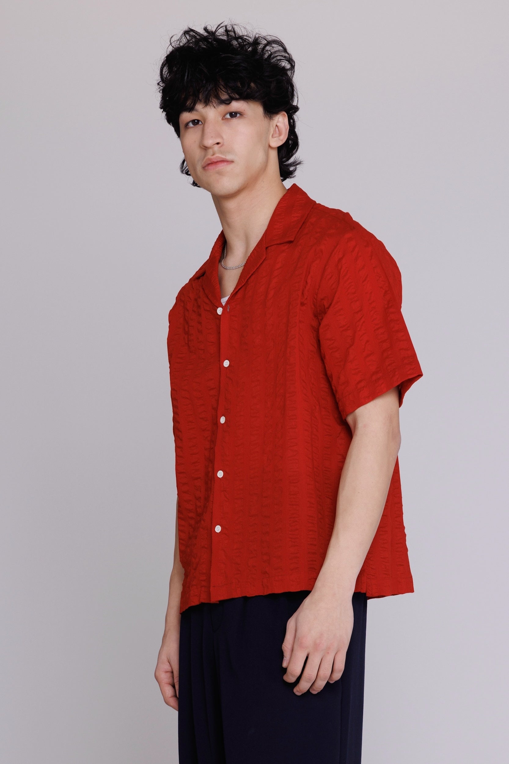 “Arnaz” Resort Shirt in Cherry Red Large Seersucker