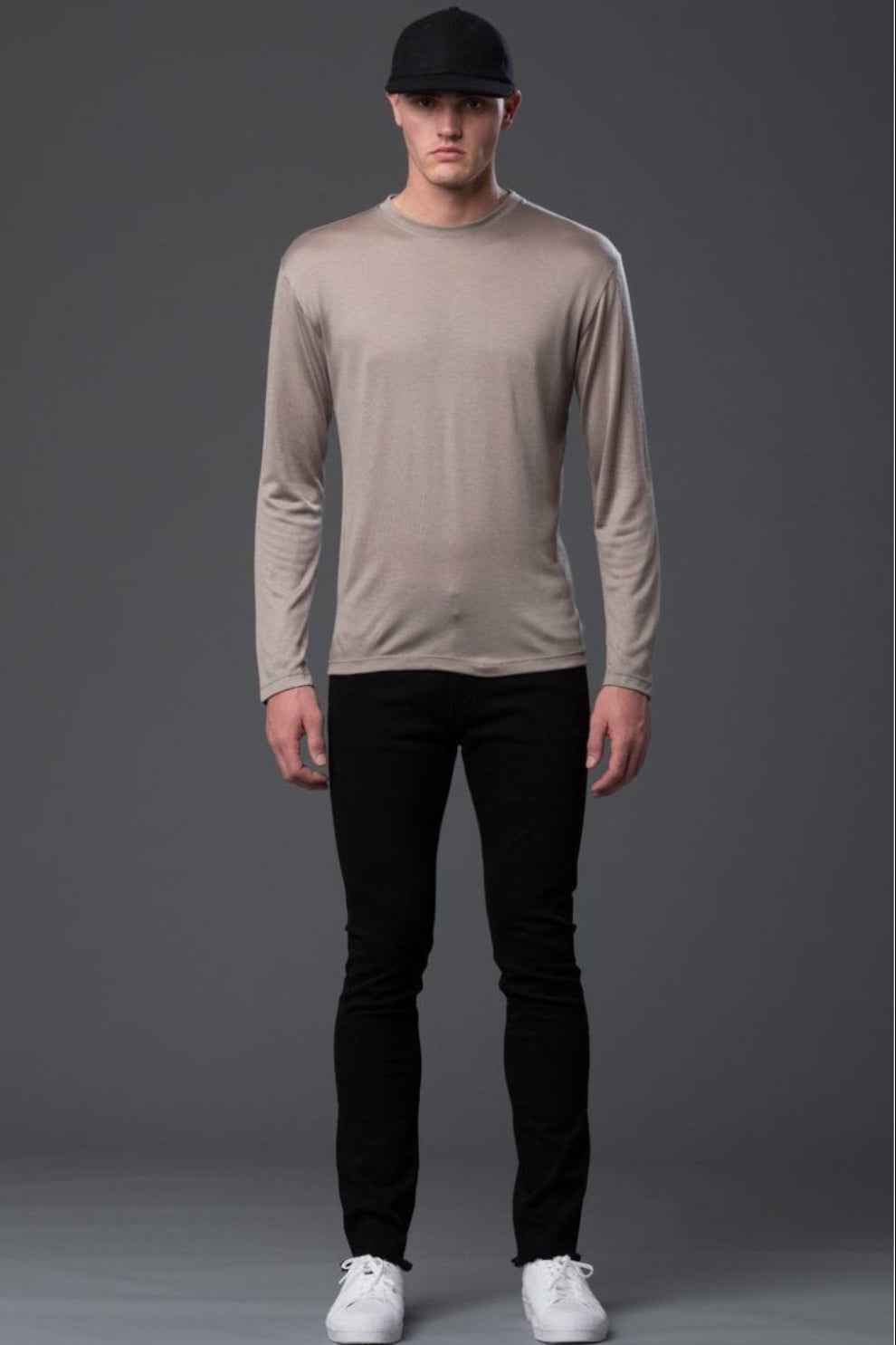 Deveaux New York Stone Long Sleeve Crew Neck Tee